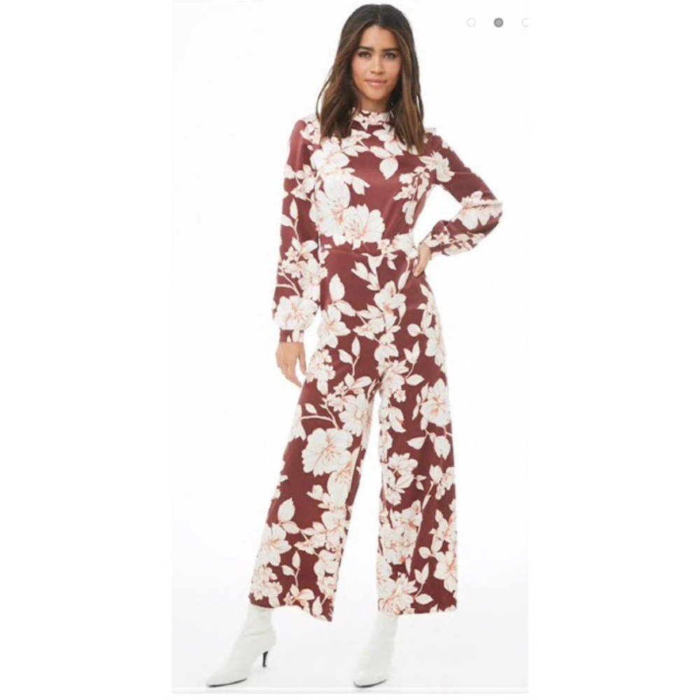 NWT Satin Floral Print Wide-Leg Jumpsuit🌸